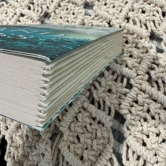 ISLAND OF GLASS Nora Roberts’ Book 3 of the Guardian Trilogy - Picture 3 of 4